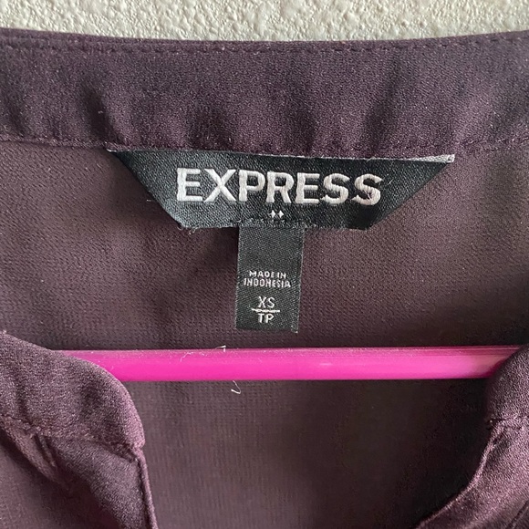 BUNDLE. 2 X-small Express button up 3/4 length sleeves. - Picture 4 of 6